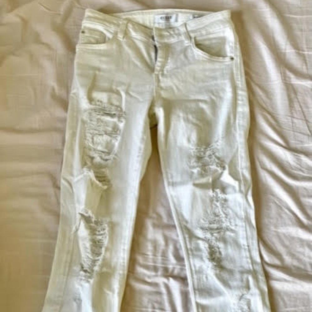 GUESS jeans (white super cute)